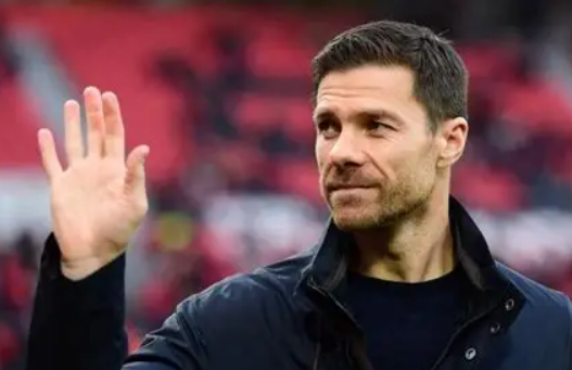 皇马主帅哈维-阿隆索赛前谈国家德比:聚焦比赛,蓄势待发