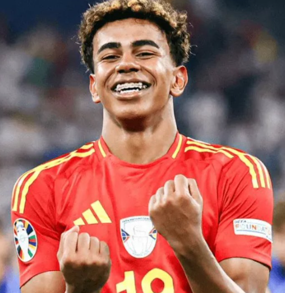 西甲第10轮焦点战：巴萨客场负于皇马，边锋亚马尔赛前言论与赛