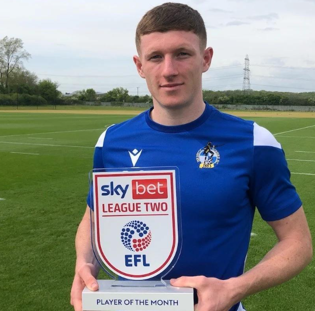 曼联与纽卡竞逐诺丁汉森林新星：安德森身价超亿镑及赛场表现剖析