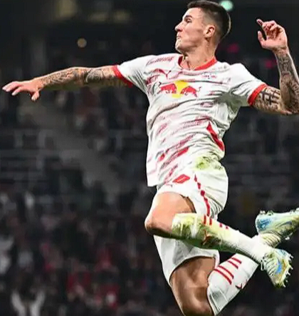 萨哈评曼联锋线新援培养策略：循序渐进方为正道