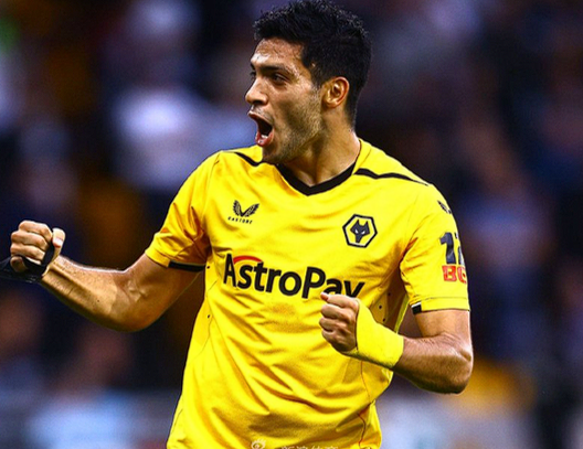 劳尔·希门尼斯:获PFA特别表彰,<a href='https://www.www.laijianshen.com/news/tag/267.html' style='color: blue;'>英超</a>赛场的墨西哥传奇