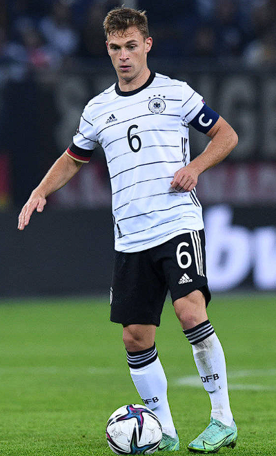 基米希评拜仁胜勒沃库森：上半场佳，下半场纪律待提升