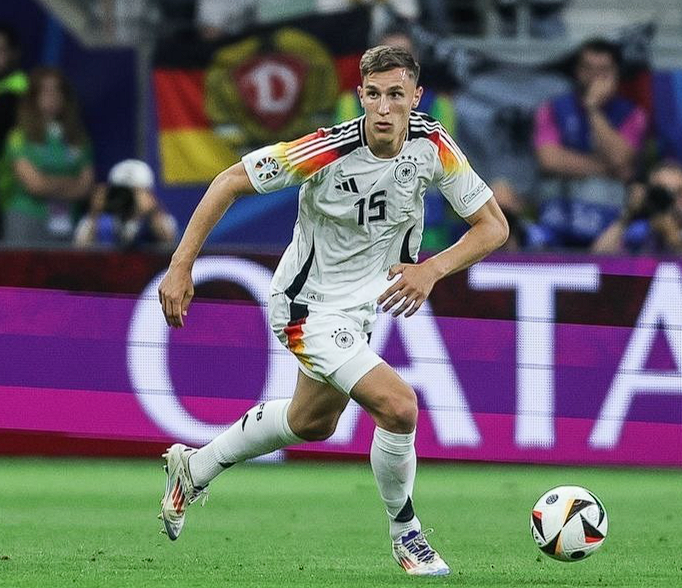 多特蒙德防线告急：施洛特贝克或缺战曼城，聚勒伤停加剧困境