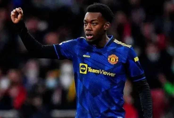 伊兰加转会纽卡后的表现落差：从森林闪耀到圣<a href='https://www.www.laijianshen.com/news/tag/447.html' style='color: blue;'>詹姆斯</a>公园的黯淡