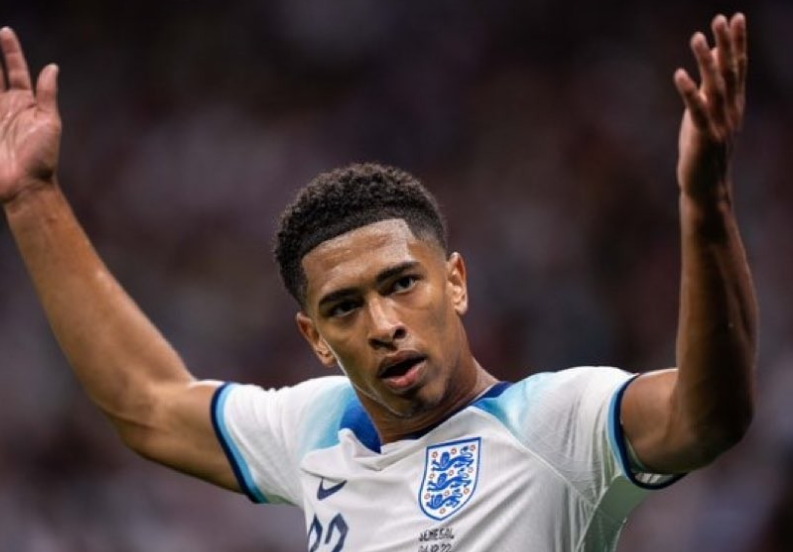 贝林厄姆回归英格兰队：世界杯席位竞争与角色适应之考