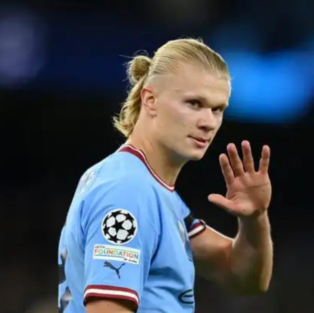 哈兰德赛前展望曼城利物浦焦点战，强调专注自我与团队提升