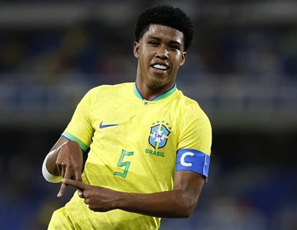 安德烈·桑托斯赛前发声：谈成长、梦想与国家队征程