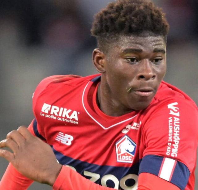 曼联中场引援新动态：巴莱巴与若昂·戈麦斯的潜在选择