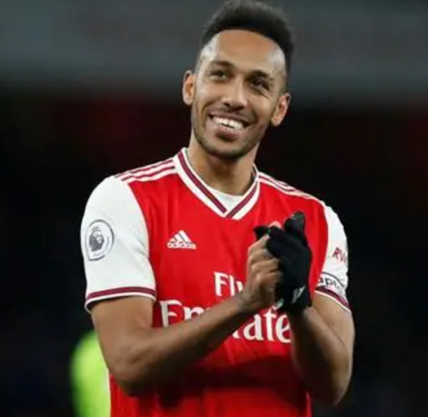 奥巴梅杨：从巴萨到切尔西的辗转与反思