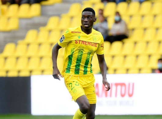 穆阿尼转会抉择：从尤文期待至热刺加盟的历程与赛场表现